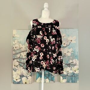 NWOT Grayson Threads Cold Shoulder Ruffled Floral Top